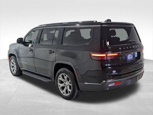 Certified 2022 Jeep Wagoneer Series II w/ Rear Seat Video Group 1 AWD/4WD image 5