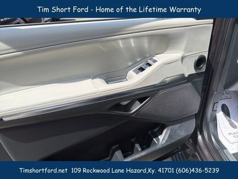 Used 2025 Lincoln Navigator Reserve AWD/4WD image 11