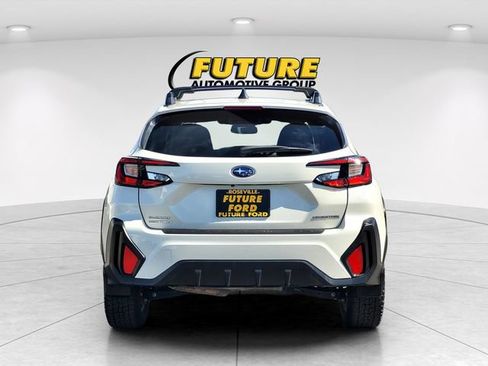 Used 2024 Subaru Crosstrek 2.0i Premium AWD/4WD image 5