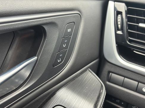 Used 2024 Nissan Rogue SL w/ SL Premium Package image 41