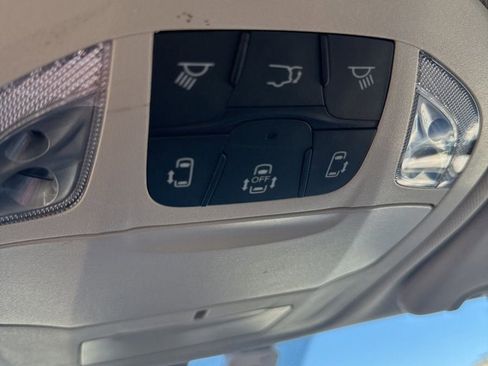 Used 2021 Chrysler Pacifica Touring-L w/ Uconnect Theater Family Group image 24