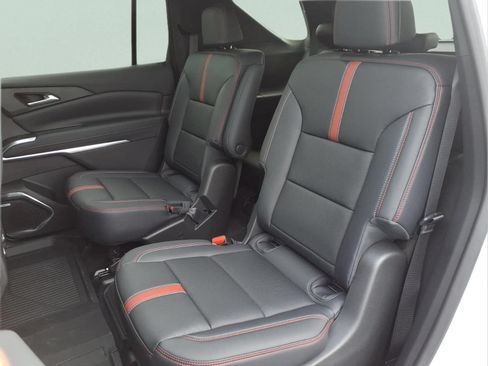 New 2026 Chevrolet Traverse RS w/ LPO, Floor Liner Package AWD/4WD image 22