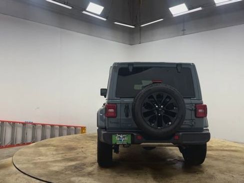 Used 2025 Jeep Wrangler Unlimited Sahara w/ Safety Group image 2