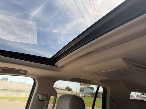 Used 2015 Chevrolet Tahoe LTZ AWD/4WD image 10