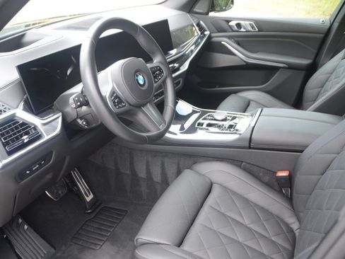 Used 2026 BMW X5 xDrive40i w/ M Sport Package AWD/4WD image 2