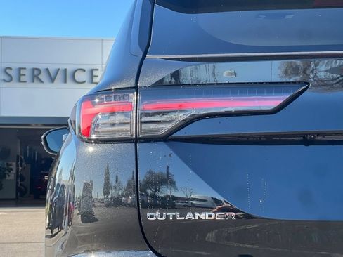 New 2026 Mitsubishi Outlander SE FWD image 27