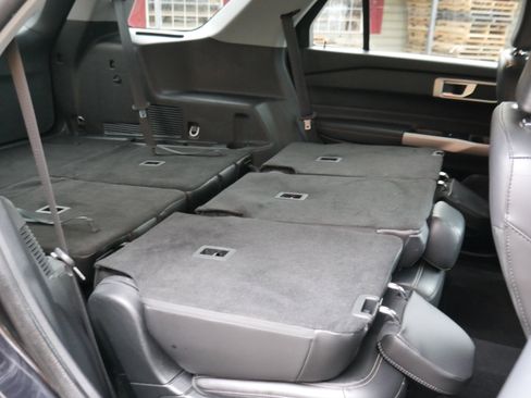 Certified 2024 Ford Explorer XLT w/ Equipment Group 202A image 28