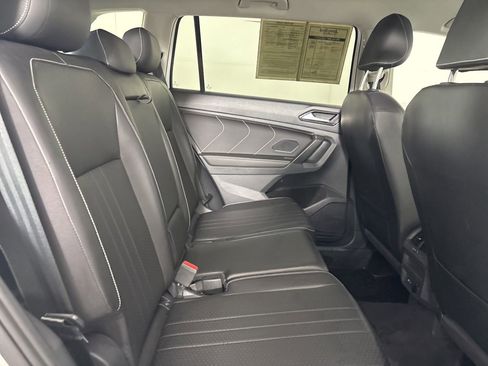 Used 2024 Volkswagen Tiguan SE image 24