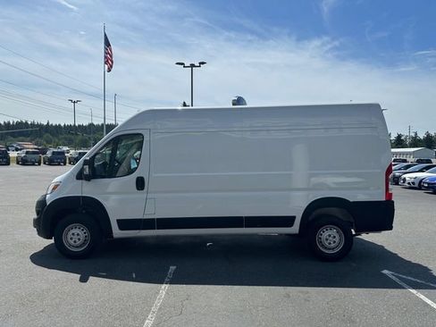 Used 2026 RAM ProMaster 2500 w/ Convenience Group FWD image 5