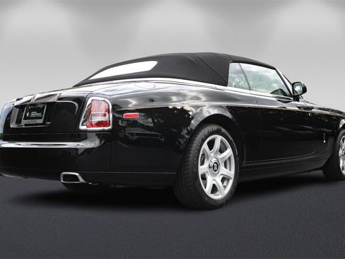 Used 2010 Rolls-Royce Phantom Drophead Coupe image 3