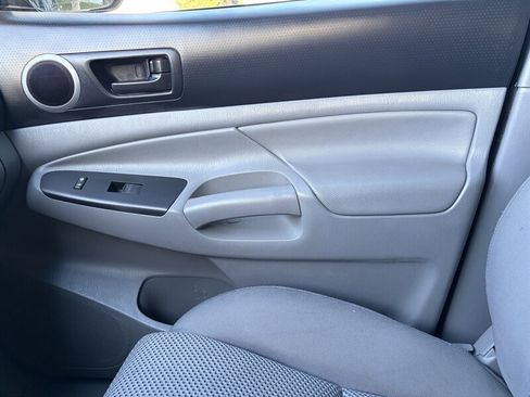 Used 2013 Toyota Tacoma PreRunner w/ TRD Sport Pkg image 22