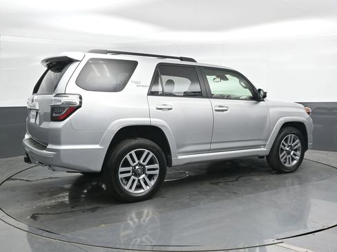 Used 2022 Toyota 4Runner TRD Sport AWD/4WD image 2