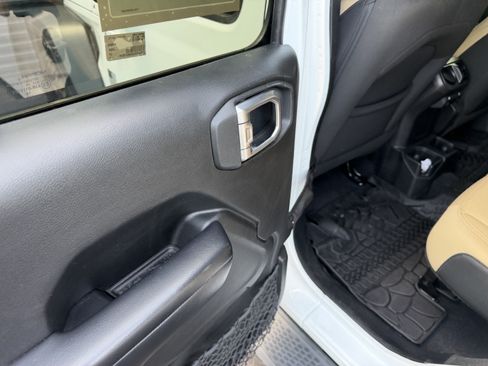 Used 2019 Jeep Wrangler Unlimited Sport S AWD/4WD image 21