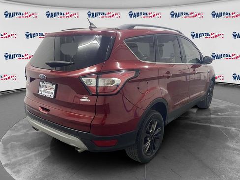 Used 2018 Ford Escape SE w/ SE Sync 3 Package image 3