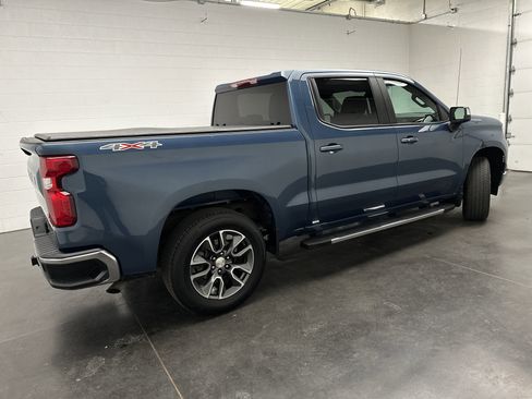 Used 2024 Chevrolet Silverado 1500 LT AWD/4WD image 9