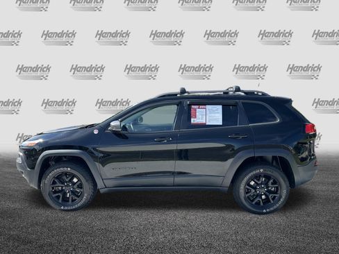 Used 2018 Jeep Cherokee Trailhawk AWD/4WD image 7