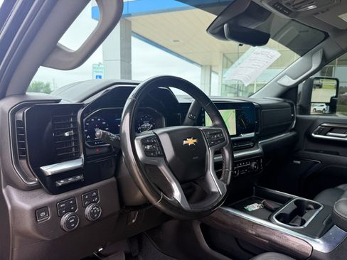 Used 2024 Chevrolet Silverado 3500 LTZ w/ LTZ Convenience Package AWD/4WD image 13