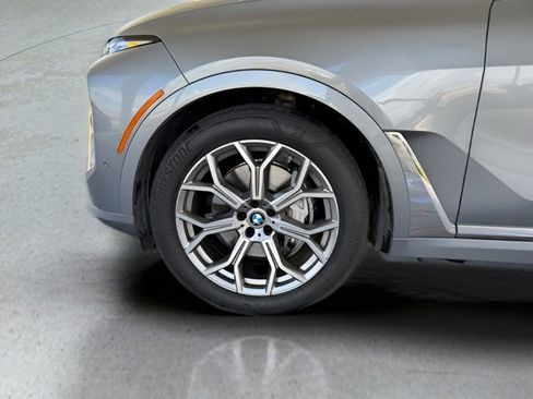 Used 2024 BMW X7 xDrive40i w/ Premium Package image 12