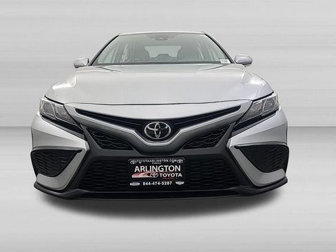 Used 2024 Toyota Camry SE FWD image 10
