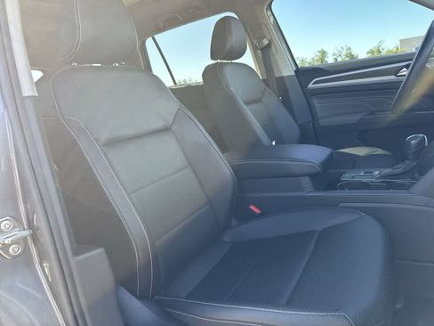 Used 2023 Volkswagen Atlas SE w/ Panoramic Sunroof Package FWD image 28