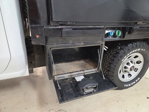 Used 2022 GMC Sierra 2500 Pro w/ Convenience Package image 23