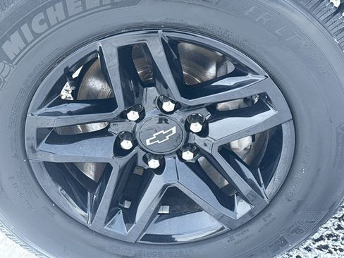 Used 2019 Chevrolet Silverado 1500 Custom Trail Boss w/ Custom Convenience Package image 11