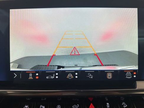 Used 2024 Chevrolet Silverado 1500 LTZ image 27