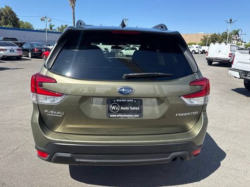 Used 2024 Subaru Forester Premium AWD/4WD image 6