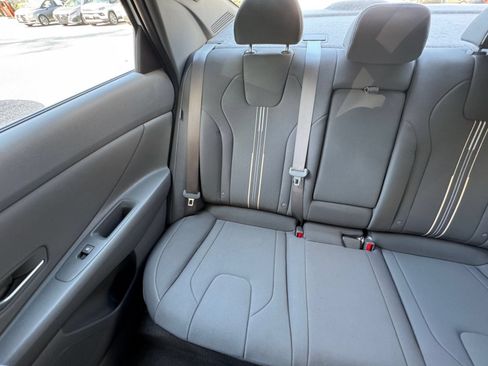Used 2025 Hyundai Elantra SEL FWD image 41