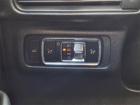 Certified 2023 Lincoln Corsair Reserve w/ Equipment Group 202A image 17