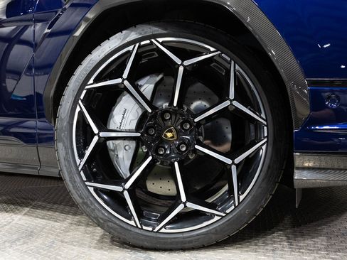 Used 2024 Lamborghini Urus Performante image 13