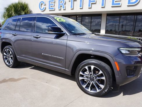 Used 2023 Jeep Grand Cherokee Overland w/ Luxury Tech Group IV AWD/4WD image 1