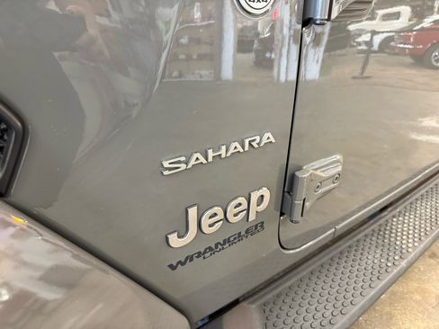 Used 2020 Jeep Wrangler Unlimited Sahara image 10
