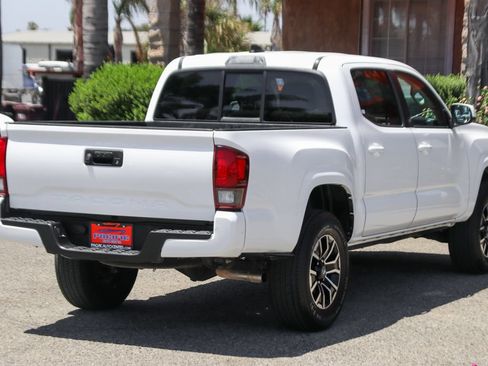 Used 2020 Toyota Tacoma SR w/ SR Convenience Package RWD image 9