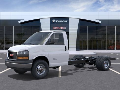 New 2026 GMC Savana 3500 w/ Power Convenience Package RWD image 2