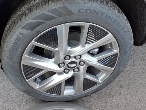 New 2026 Cadillac Optiq Luxury 1 image 9