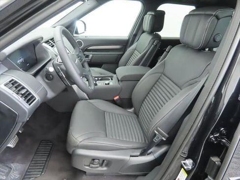 New 2026 Land Rover Discovery Limited Edition image 19