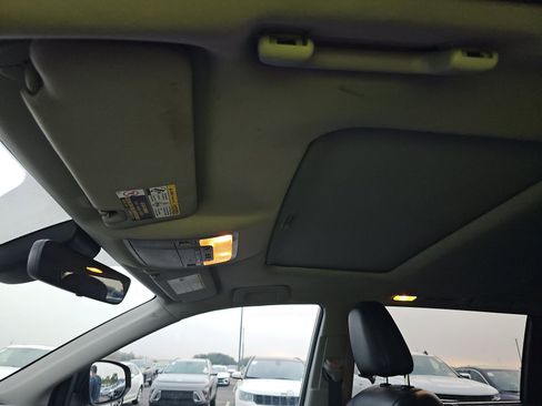 Used 2017 Toyota Highlander Limited image 13