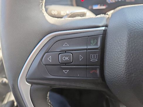 Used 2024 Jeep Grand Cherokee L Laredo image 18