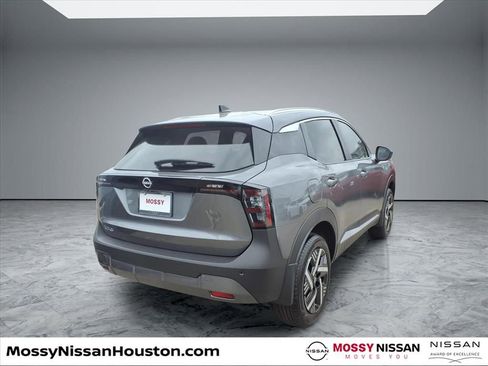 New 2026 Nissan Kicks SV w/ SV Premium Package image 7