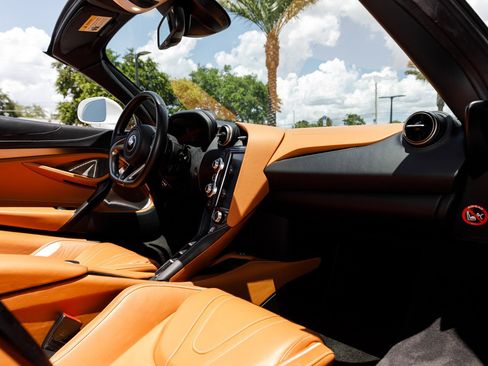 Used 2020 McLaren 720S Spider RWD image 47