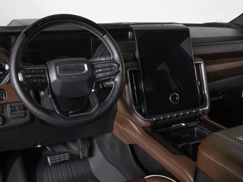 Used 2026 GMC Yukon XL Denali Ultimate w/ LPO, Floor Liner Package AWD/4WD image 19