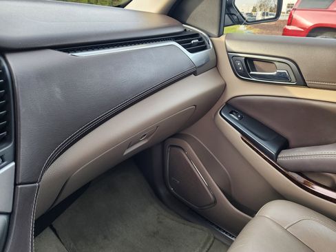 Used 2016 Chevrolet Suburban LT image 39