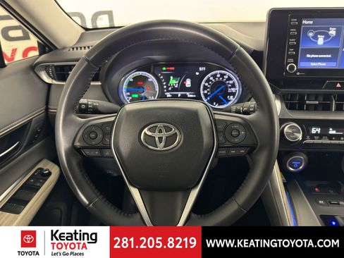 Used 2022 Toyota Venza XLE image 26