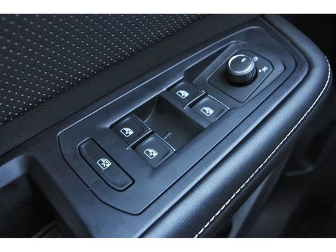 Used 2024 Volkswagen Atlas SE image 23