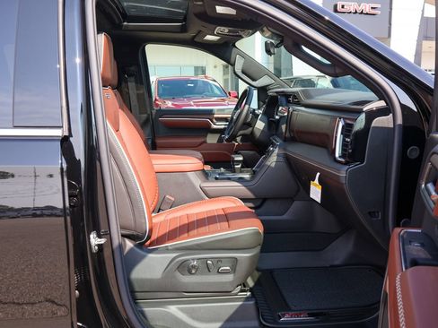 New 2026 GMC Sierra 1500 Denali Ultimate w/ LPO, Black Badging Package AWD/4WD image 32