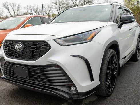 Used 2022 Toyota Highlander XSE w/ Protection Package #3 (TMS) AWD/4WD image 1