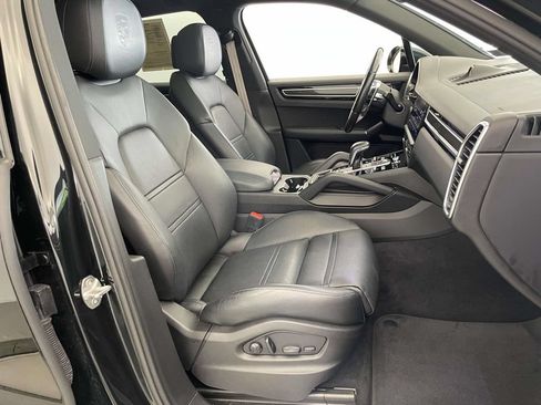 Certified 2023 Porsche Cayenne S Platinum AWD/4WD image 23