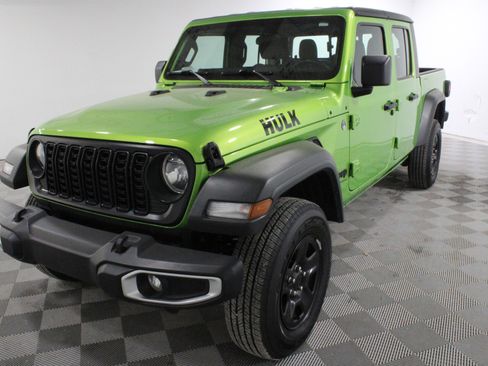 Used 2025 Jeep Gladiator Sport AWD/4WD image 30