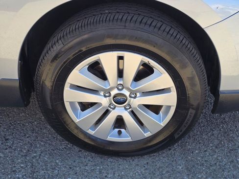 Used 2015 Subaru Outback 2.5i Premium AWD/4WD image 9